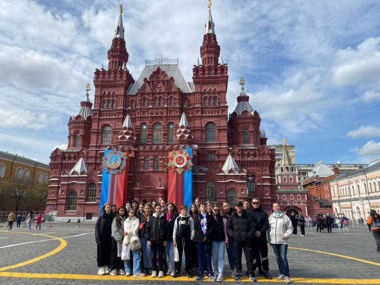 При поддержке команды Президента дети посетили ВДНХ в Москве , шефский город Киров. При поддержке команды Президента дети посетили ВДНХ в Москве , шефский город Киров.