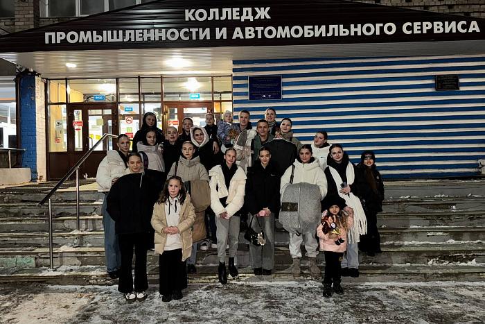 Веселовские дети приехали в Киров с экскурсией. Веселовские дети приехали в Киров с экскурсией.